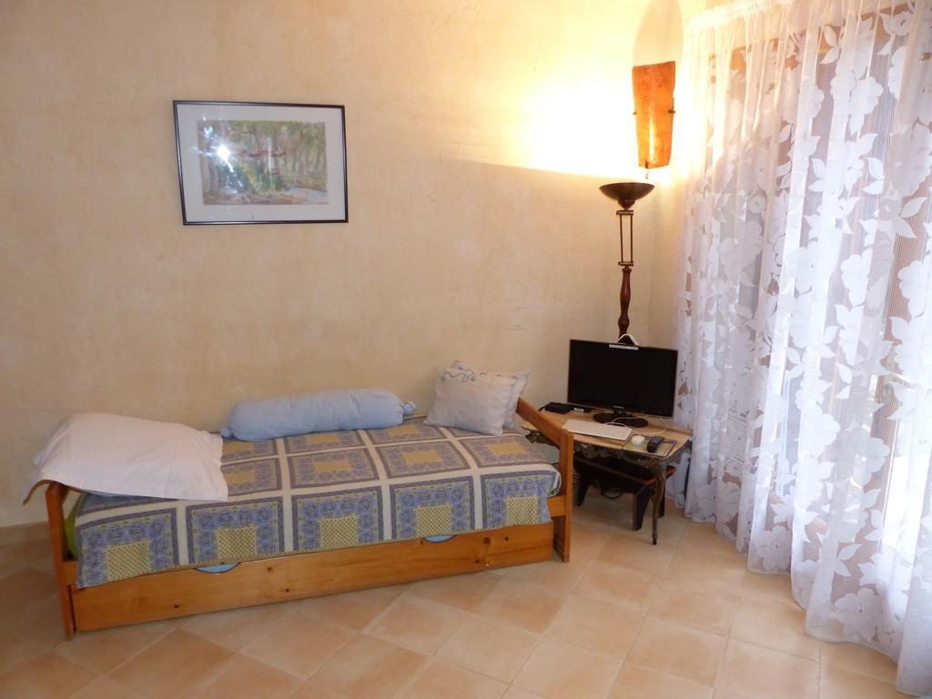 Gite La Paillote Montauroux Bilik gambar